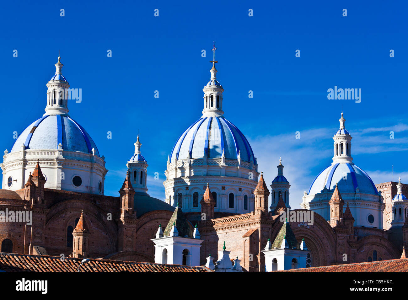 Cuenca Ecuador Wolke bunte Kathedrale blue dome Stockfoto