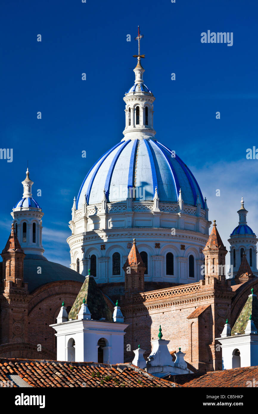 Cuenca Ecuador Wolke bunte Kathedrale blue dome Stockfoto
