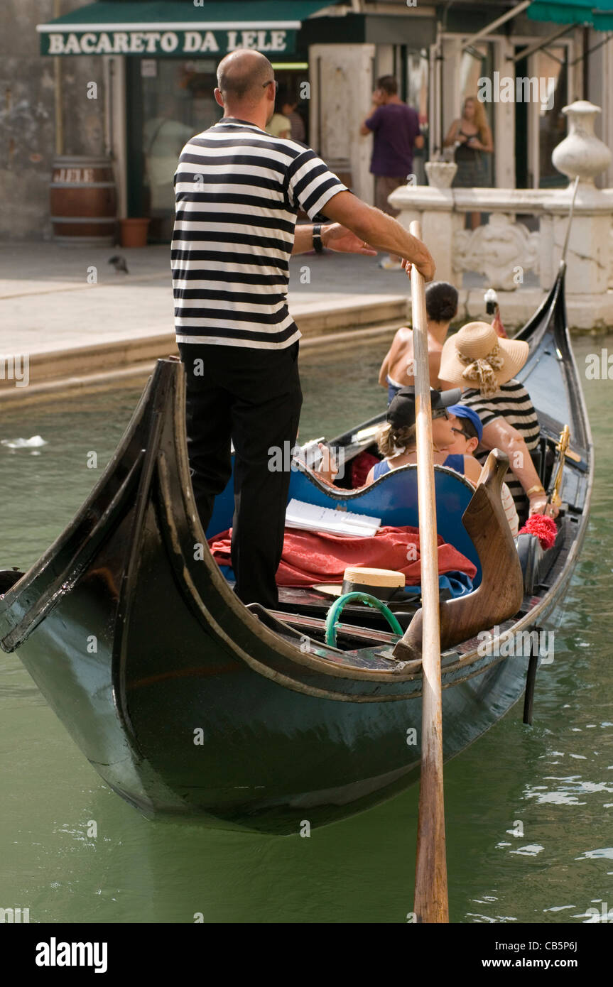 Venedig Gondoliere Gondolieri Italien italienische Kanal Kanäle Stockfoto