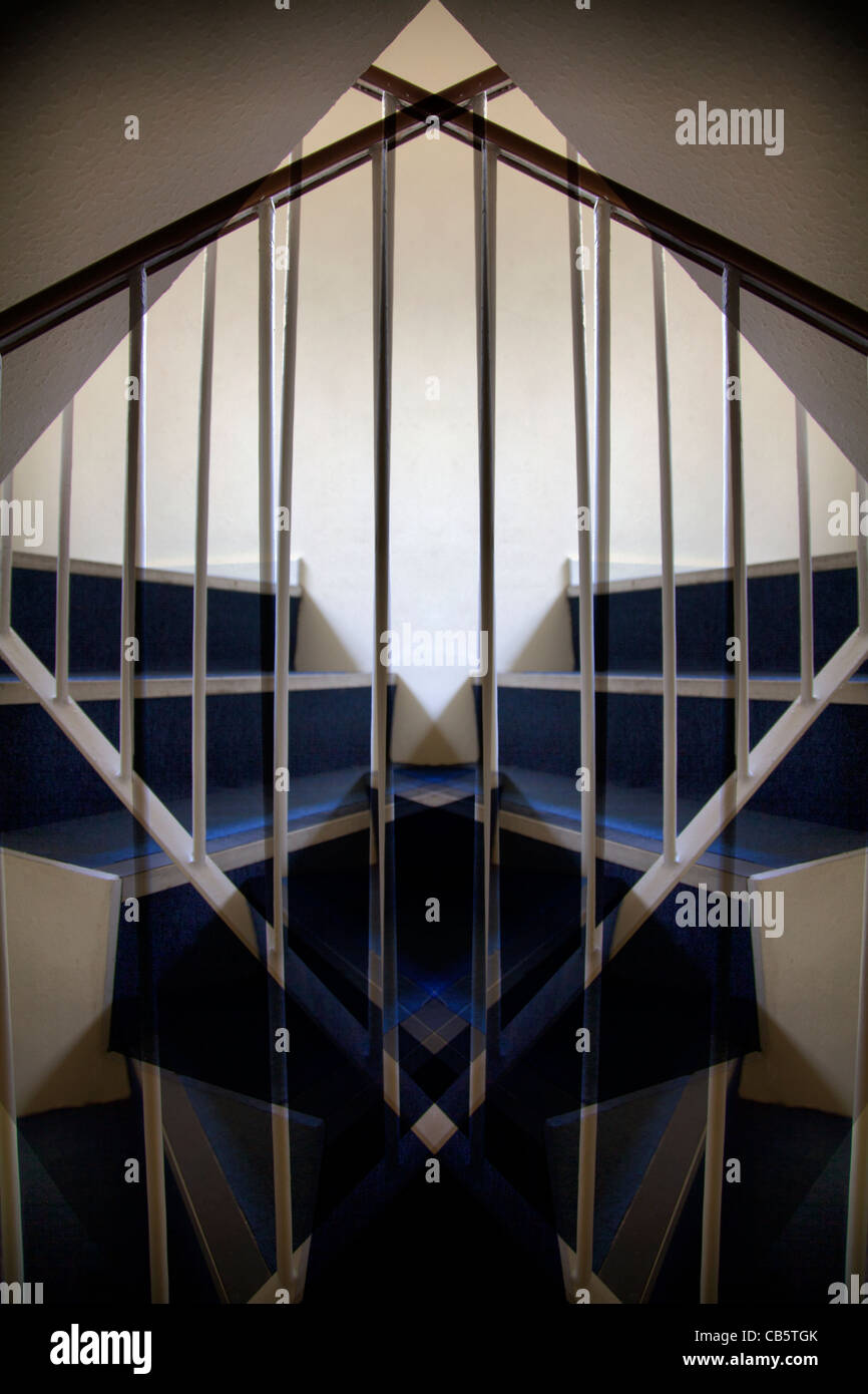 Abstrakte Muster aus zwei überlappenden Treppen Stockfoto
