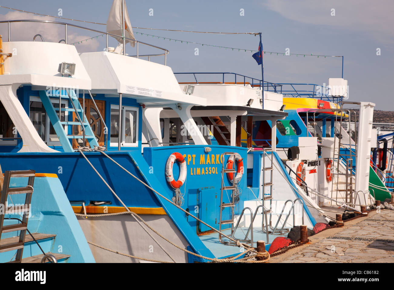 Tourist Touristenboote im Hafen von Agia Napa Stockfoto
