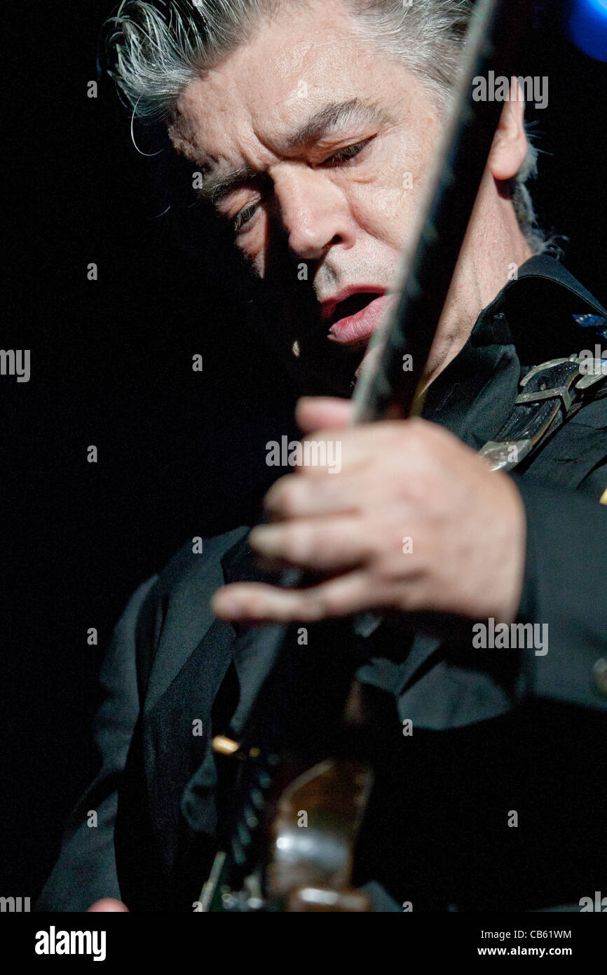 Bryan Ferry und seiner Band auf der Bühne der Millenaris 2011 in Ungarn, Budapest, 21.Sept.2011 Stockfoto