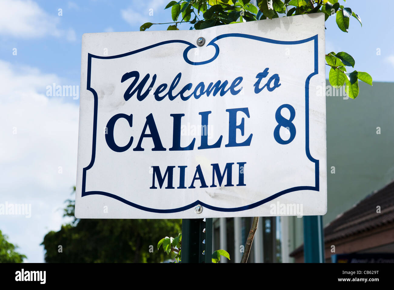 Straßenschild auf Calle Ocho (SW 8th Street) in Little Havana, Miami, Florida, USA Stockfoto