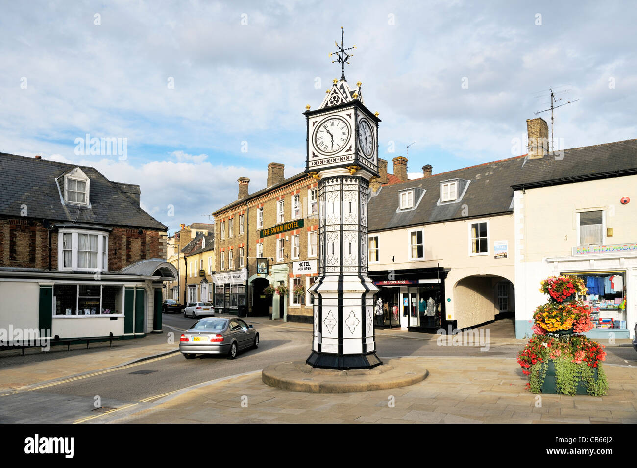 Viktorianische Uhrturm, erbaut 1878, im Zentrum der alten Fenland Marktstadt Downham Market, Norfolk, East Anglia, England, UK Stockfoto