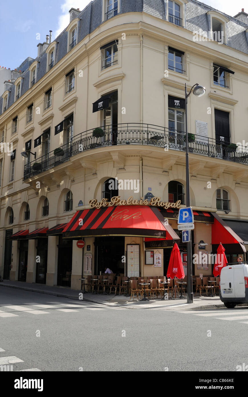 Café Palais Royal befindet sich in 202 St Honoré, Paris Frankreich. Stockfoto