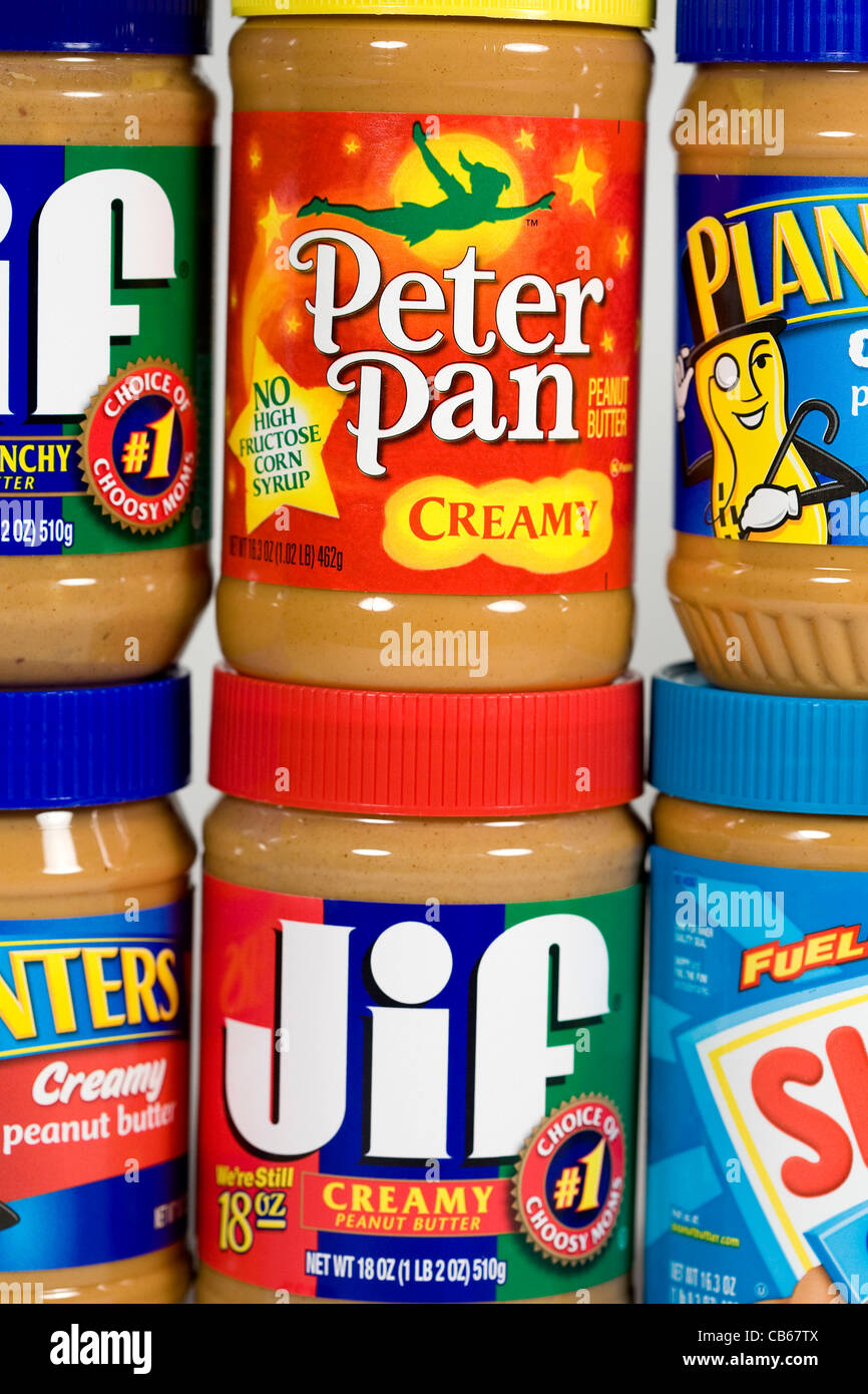 Gläser von Erhart, Jif, Pflanzer und Peter Pan Erdnussbutter. Stockfoto