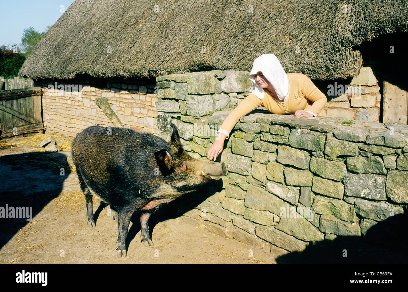 Cosmeston mittelalterliches Dorf. Living History Museum Erholung 14 C. Seite in der Nähe von Lavernock, Glamorgan, Wales, UK Stockfoto