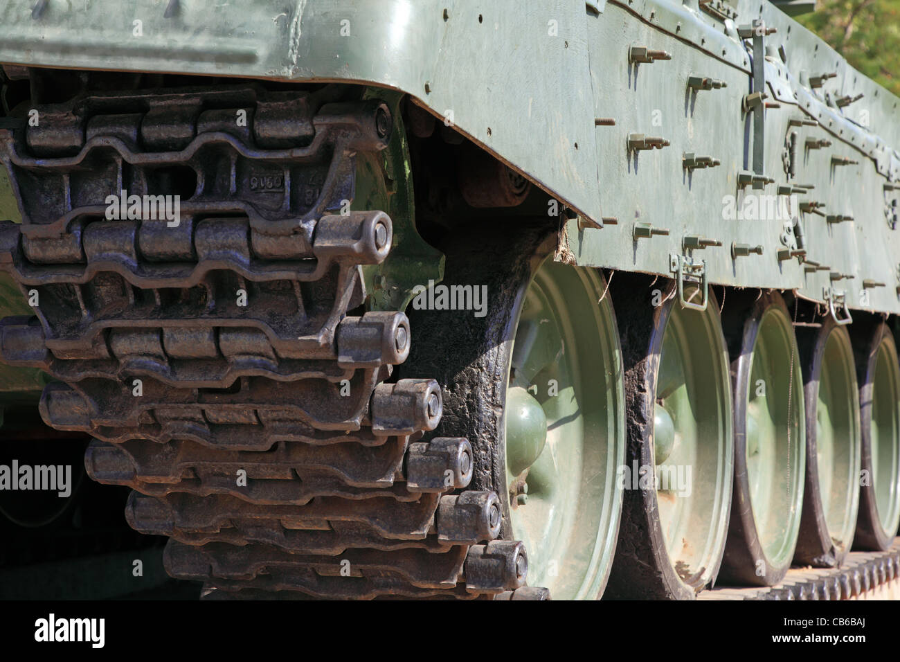 Schwere Panzer Spur Nahaufnahme. Hirizontal Zusammensetzung. Stockfoto