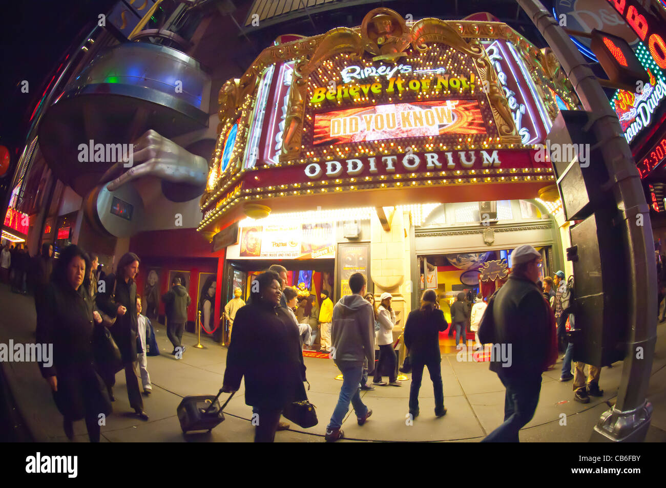 Ripleys glauben es oder nicht wenig auf dem Times Square auf Mittwoch, 23. November 2011 zu sehen. (© Frances M. Roberts) Stockfoto
