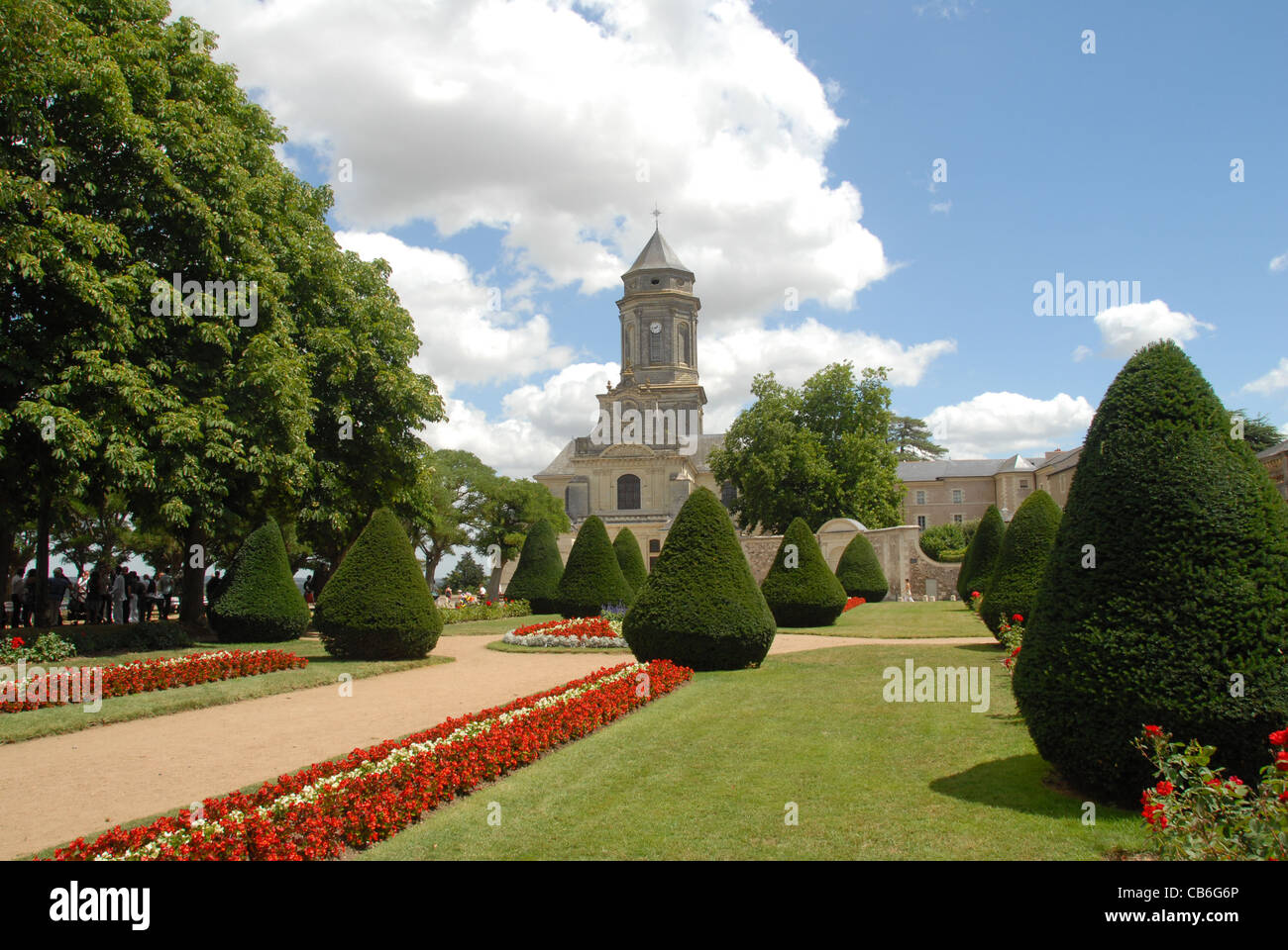 Klosterkirche ein Gärten von der Abbaye de St-Florent-le-Vieil in die UNESCO-Welterbe Loire-Tal Stockfoto