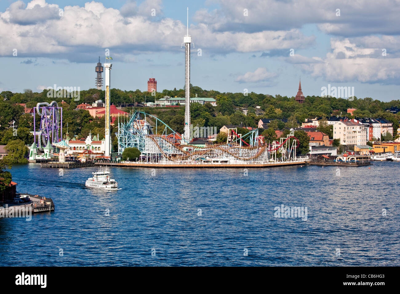 Die Grøna Lund Vergnügungspark in Stockholm, Schwedens Hauptstadt; Scandinavia; Gebäude und Hafengebiet im City Center Stockfoto