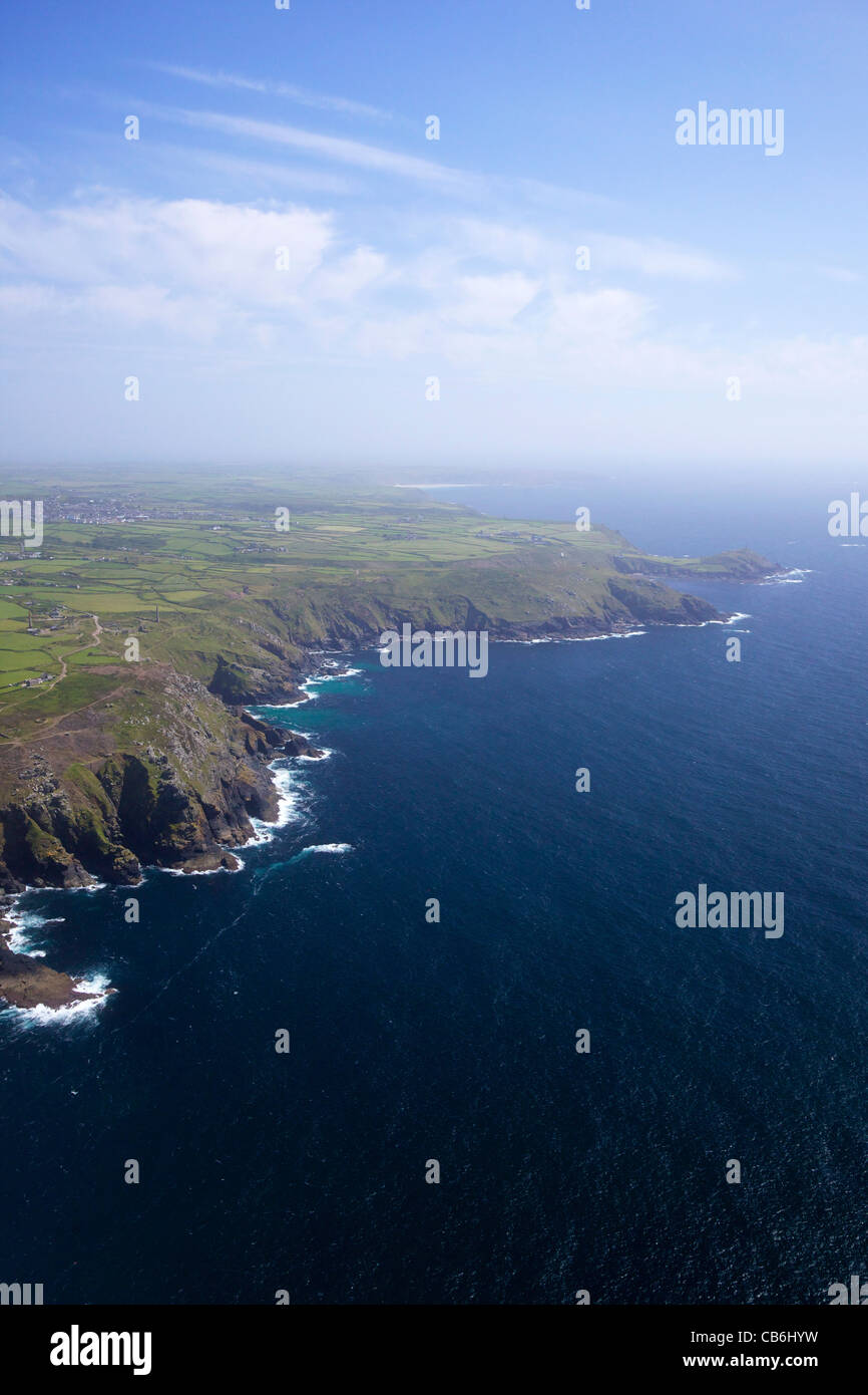 Luftaufnahme von Norden Cornwalls Küste Blick nach Süden bis Cape Cornwall, Cornwall, England, UK, Deutschland, GB, Großbritannien, Stockfoto