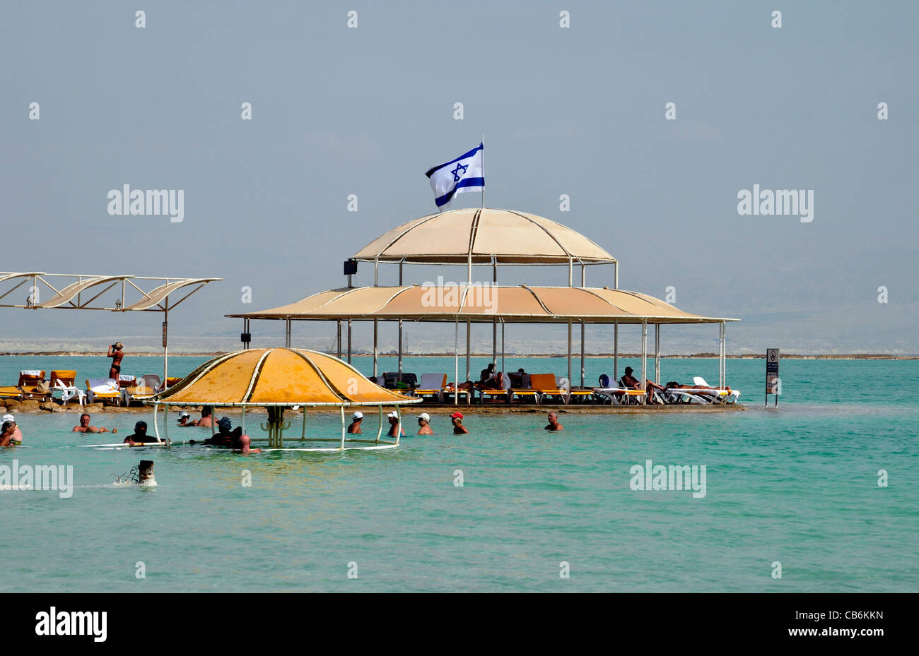 Anlage mit verschiedenen Hallen auf Luxus Hotel Strand, Totes Meer, Israel, Asien Stockfoto