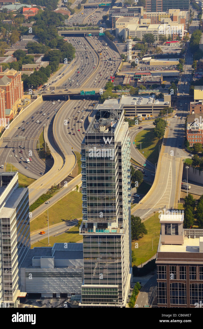 Luftaufnahme der städtischen Wolkenkratzer in der Innenstadt von Atlanta, Georgia, USA. Stockfoto