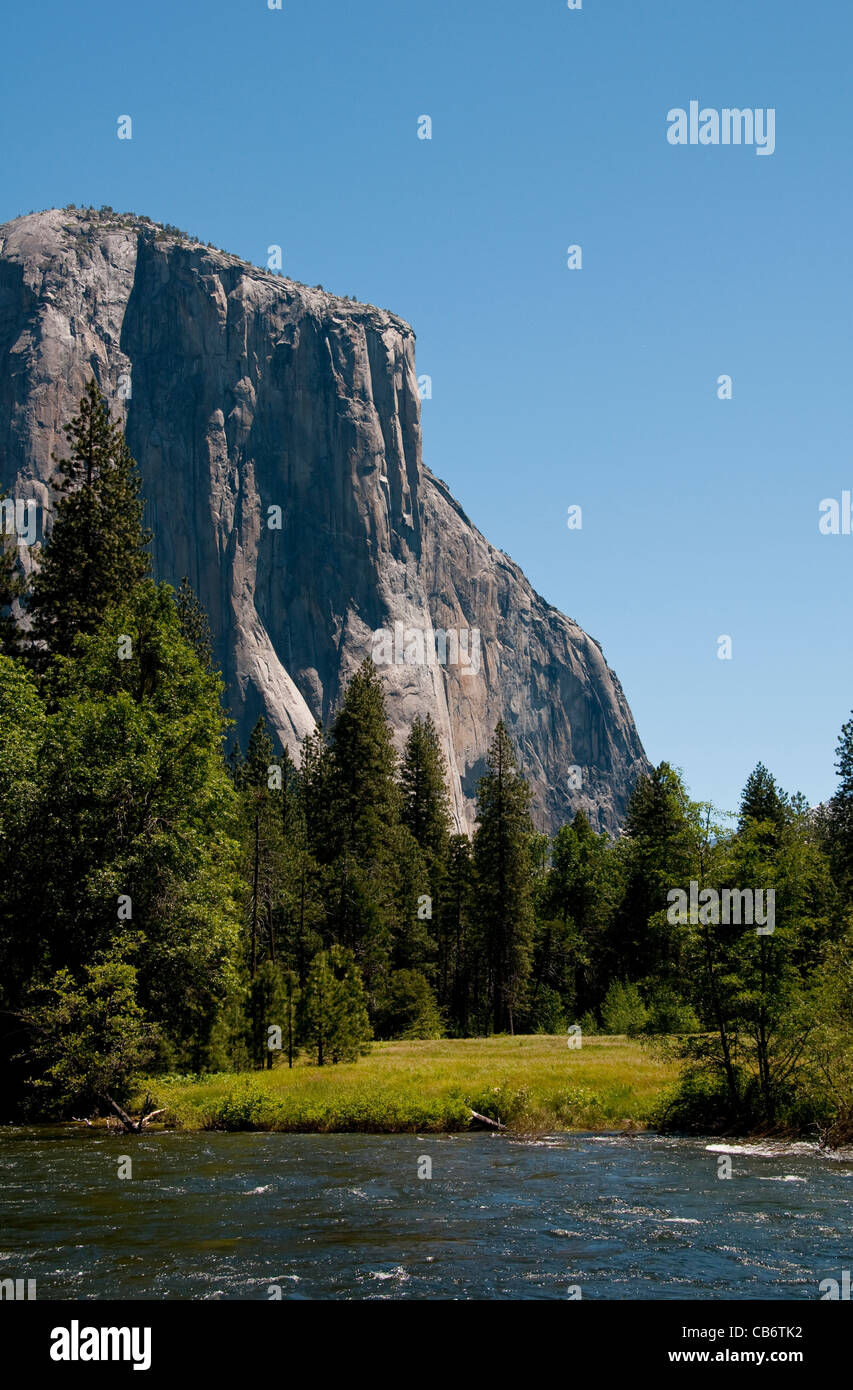 El Capitan, Merced River, Yosemite-Nationalpark, Kalifornien, USA. Foto Copyright Lee Foster. Foto # california121235 Stockfoto