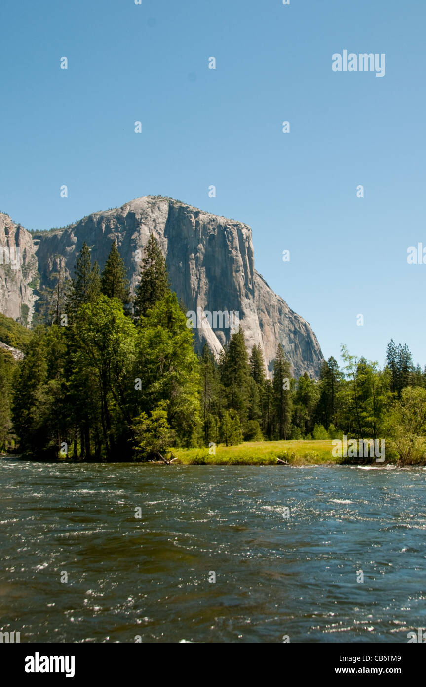 El Capitan, Merced River, Yosemite-Nationalpark, Kalifornien, USA. Foto Copyright Lee Foster. Foto # california122274 Stockfoto