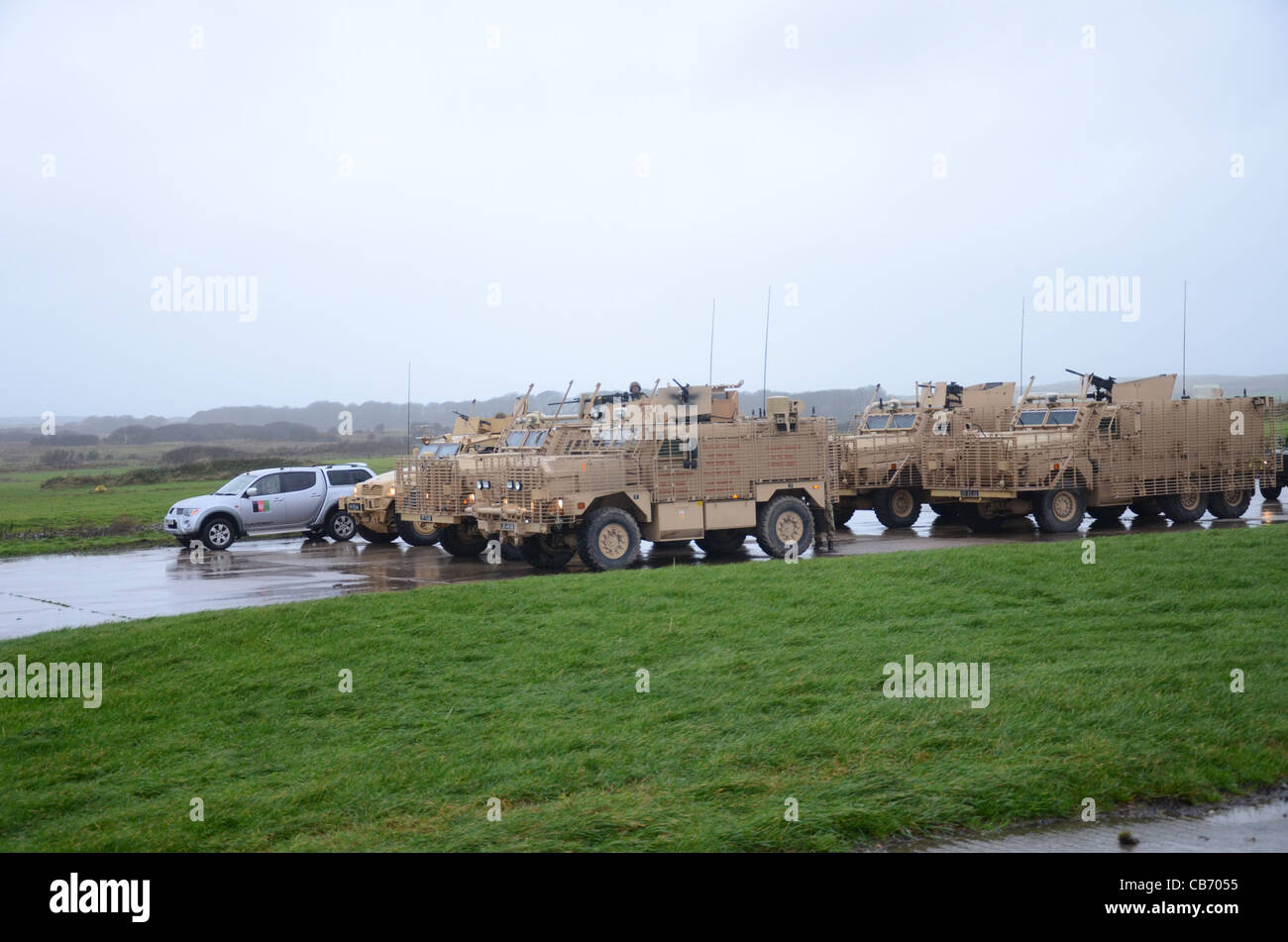Welsh Guards training für Afghanistan mit Ridgeback in Castlemartin Schießplatz, West Wales Ridgback gepanzerte Personal carr Stockfoto