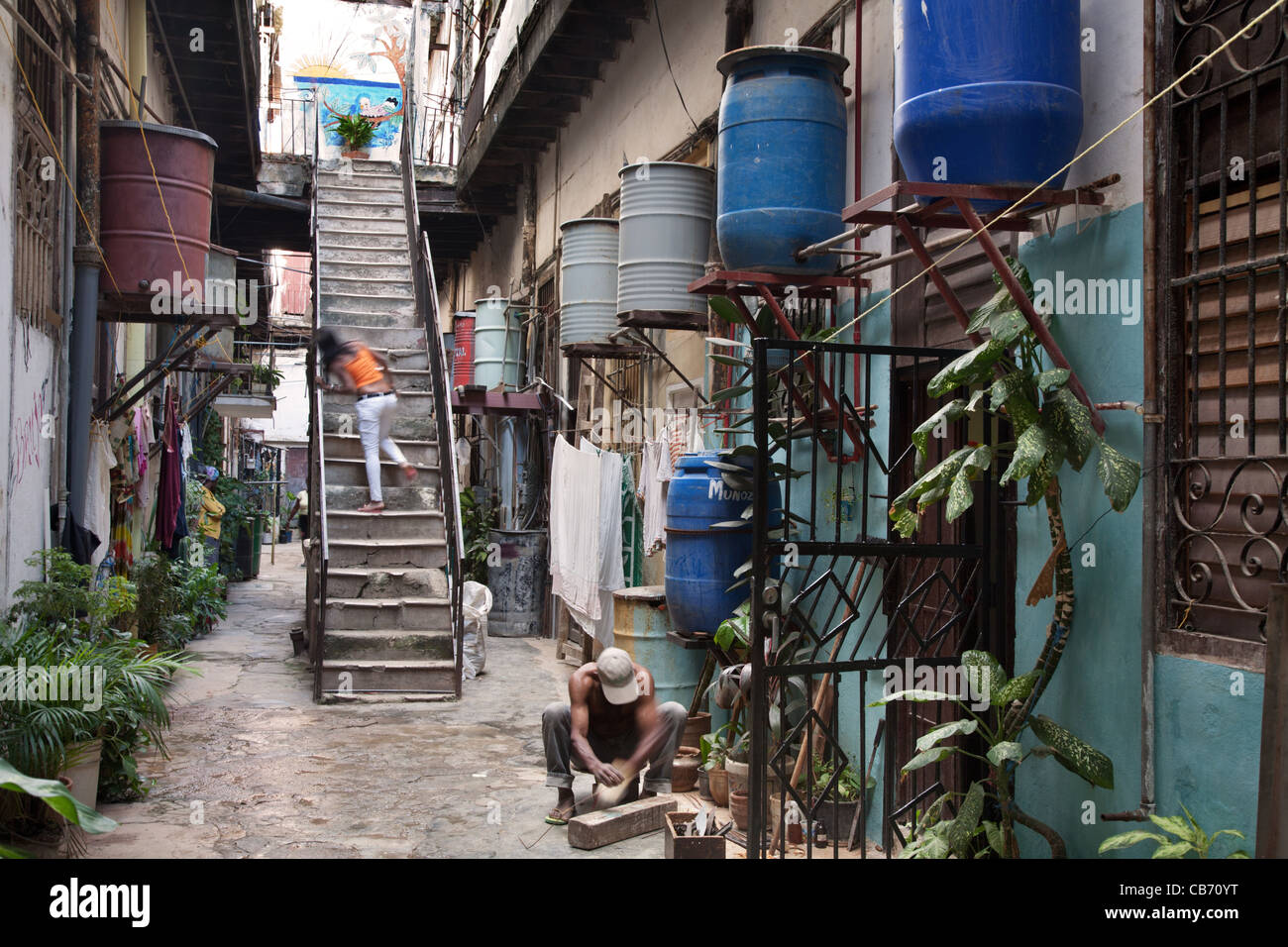 Innere eines Gebäudes Mehrfamilien Gehäuse, Havanna (La Habana), Kuba Stockfoto