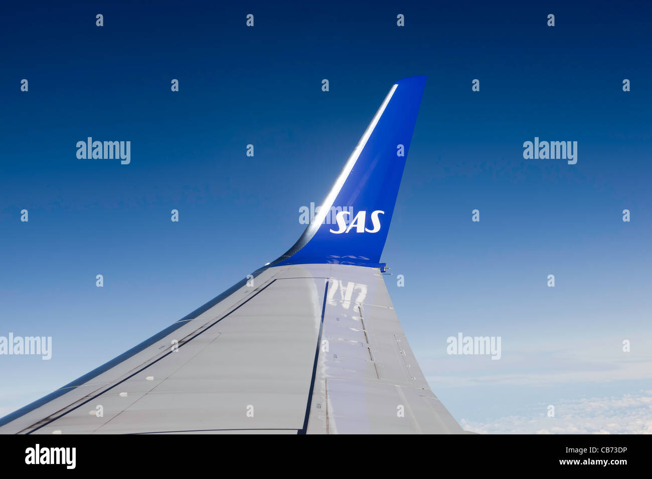 Scandinavian Airlines Flügelspitze vor blauem Himmel Stockfoto