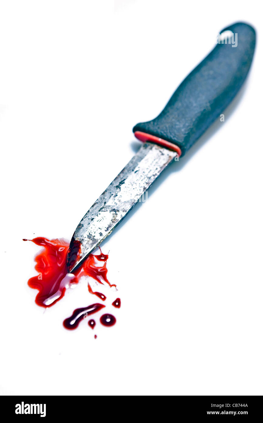 rostiges Messer mit Blut Stockfoto