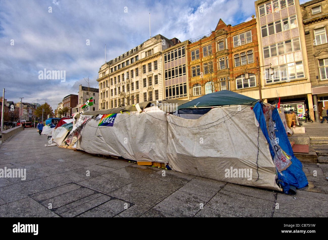 Die besetzen Nottingham-Zeltstadt auf dem alten Marktplatz, Nottingham. Stockfoto