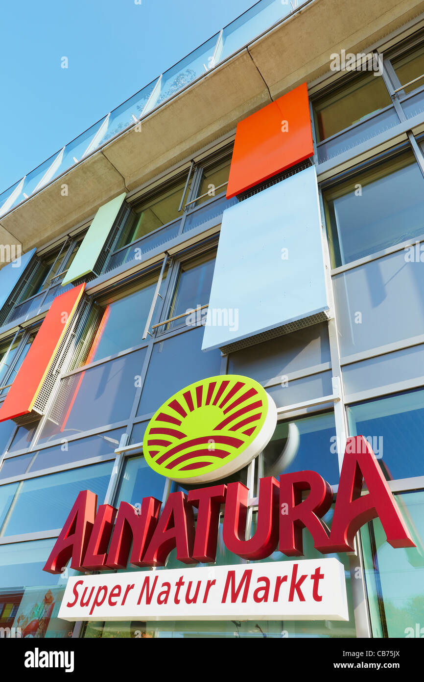 Alnatura Supermarkt an das Öko-Institut für angewandte Ökologie Gebäude in Bauvan Bezirk. Freiburg Im Breisgau. Deutschland Stockfoto