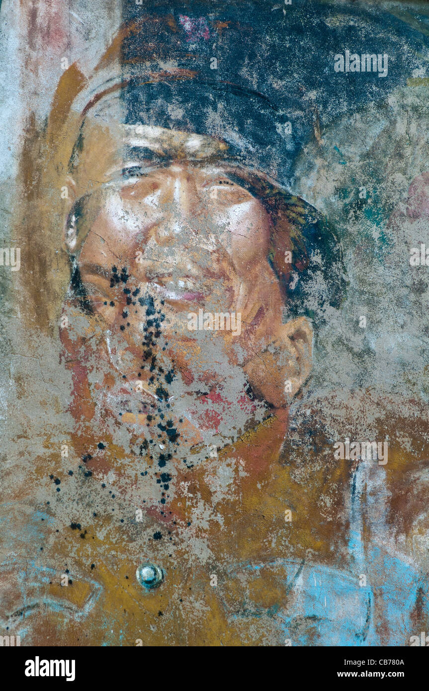 Ein altes Wandgemälde mit Darstellungen des ehemaligen Vorsitzenden Mao Zedong, Zhujiayu, Zhangqiu District, Shandong, China Stockfoto Ein altes Wandgemälde mit Darstellungen des ehemaligen Vorsitzenden Mao Zedong, Zhujiayu, Zhangqiu District, Shandong, China Stockfoto