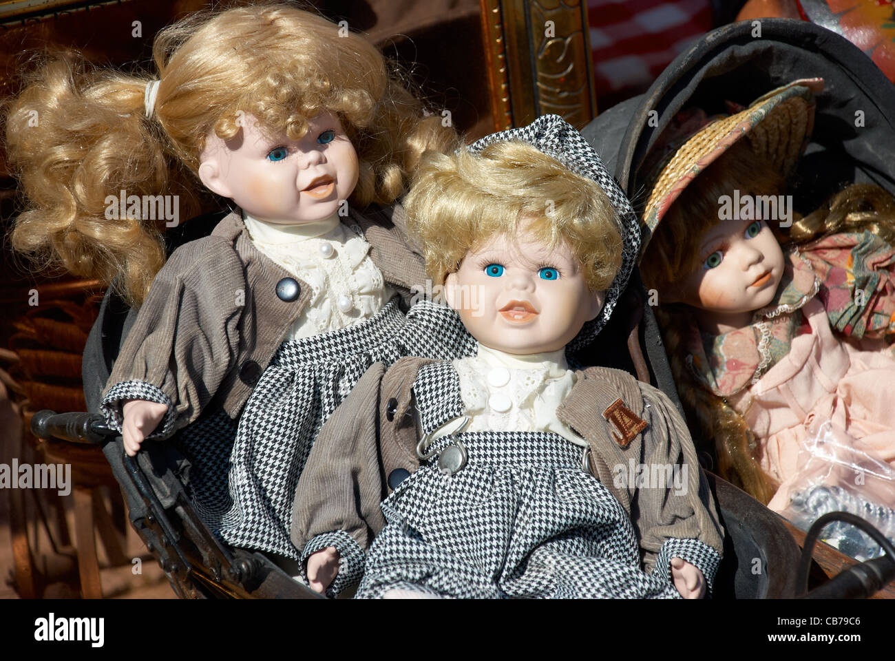 Antike Puppen Fotos Und Bildmaterial In Hoher Aufl sung Alamy antike-puppen-fotos-und-bildmaterial-in-hoher-aufl-sung-alamy