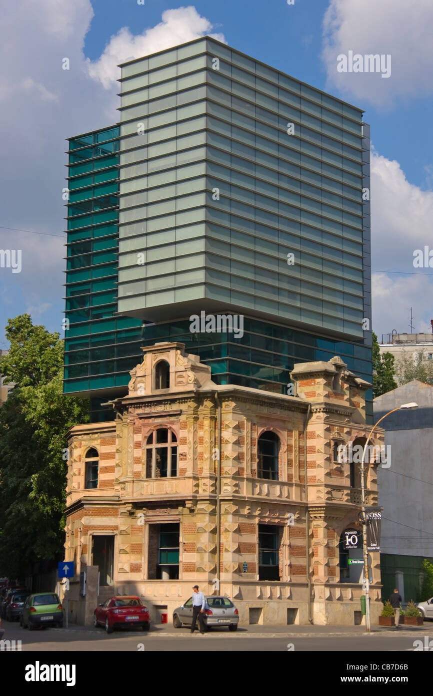 Sitz des rumänischen Architekten-Vereins, erbaut auf den Ruinen der Directia V Securitate, Bukarest, Rumänien Stockfoto