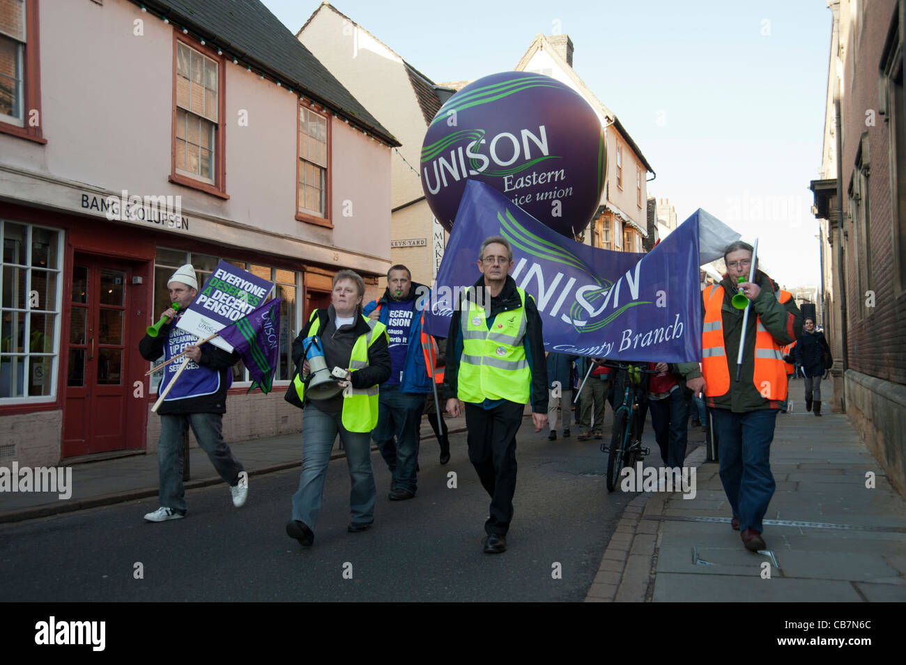 Demonstrationen in Cambridge im öffentlichen Sektor 30. November 2011 schlagen über Renten Stockfoto