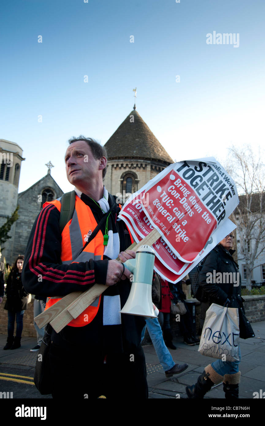 Demonstrationen in Cambridge im öffentlichen Sektor 30. November 2011 schlagen über Renten Stockfoto
