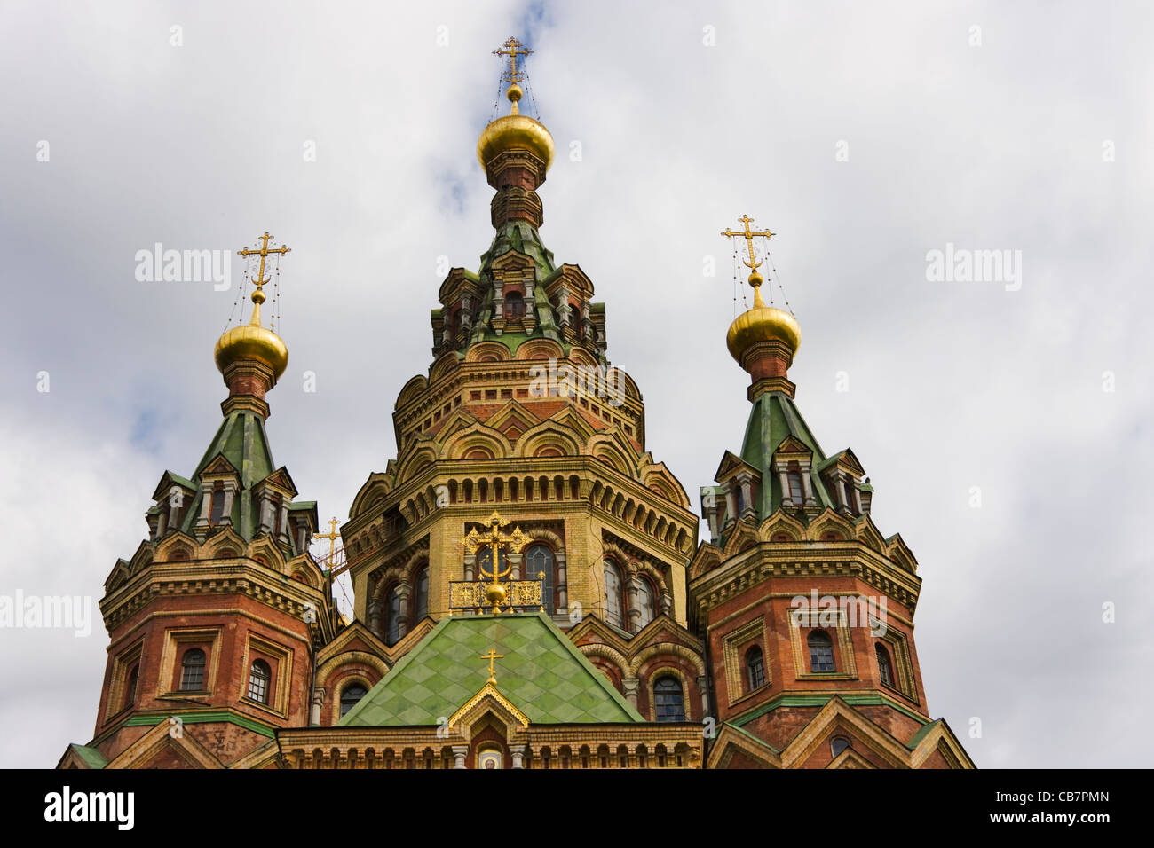 St. Peter und Paul Kirche (Peterhof) in der russischen Stadt Peterhof, Sankt Petersburg, Russland Stockfoto