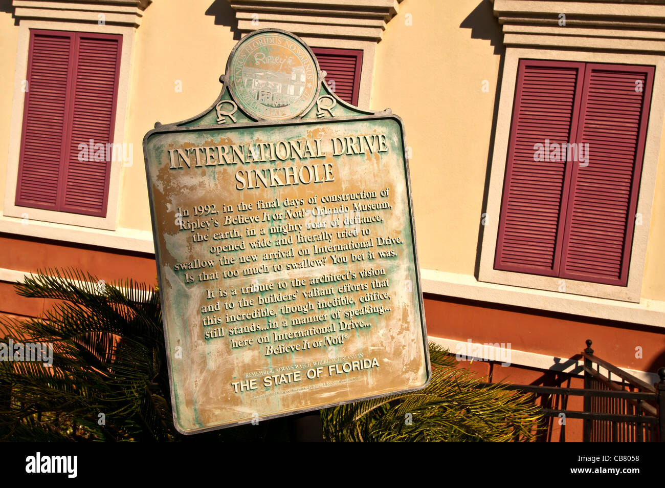 Ripley es Believe It Or Not Attraktion Doline Zeichen erklärt kippen Gebäude am International Drive in Orlando Florida Stockfoto Ripley es Believe It Or Not Attraktion Doline Zeichen erklärt kippen Gebäude am International Drive in Orlando Florida Stockfoto