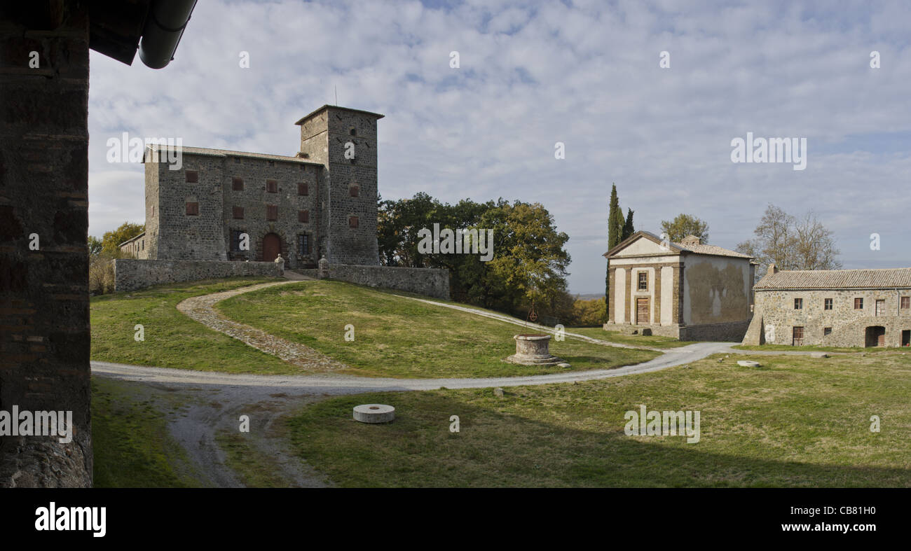 Die Burg von Montalfina in der Nähe von San Giorgio, Mittelitalien. Stockfoto