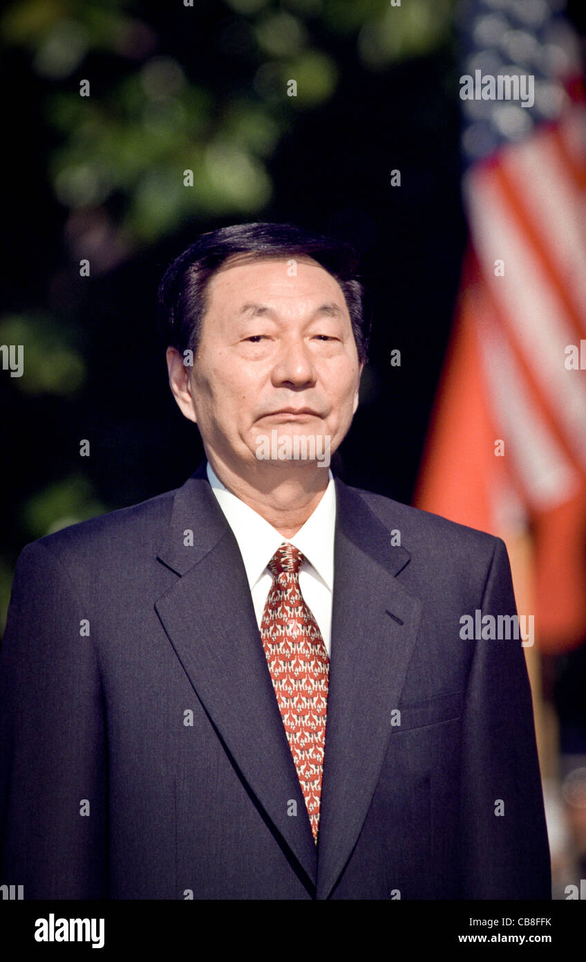 Der chinesische Ministerpräsident Zhu Rongji während der offiziellen Ankunft Zeremonie im Weißen Haus 8. April 1999 in Washington D.C. Stockfoto