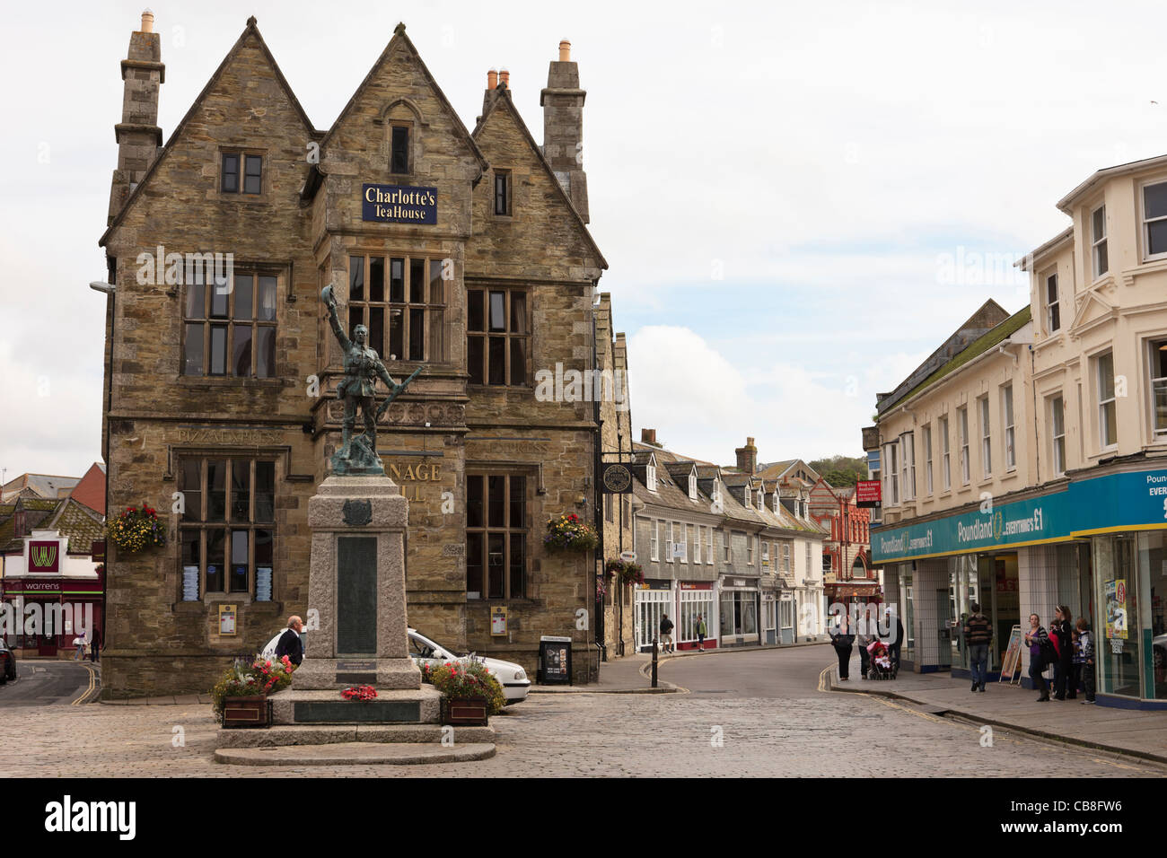 Bronze war Memorial von viktorianischen Münze Hall's Gehäuse Charlotte Teehaus in Boscawen Street TRURO Cornwall England Großbritannien Großbritannien Stockfoto