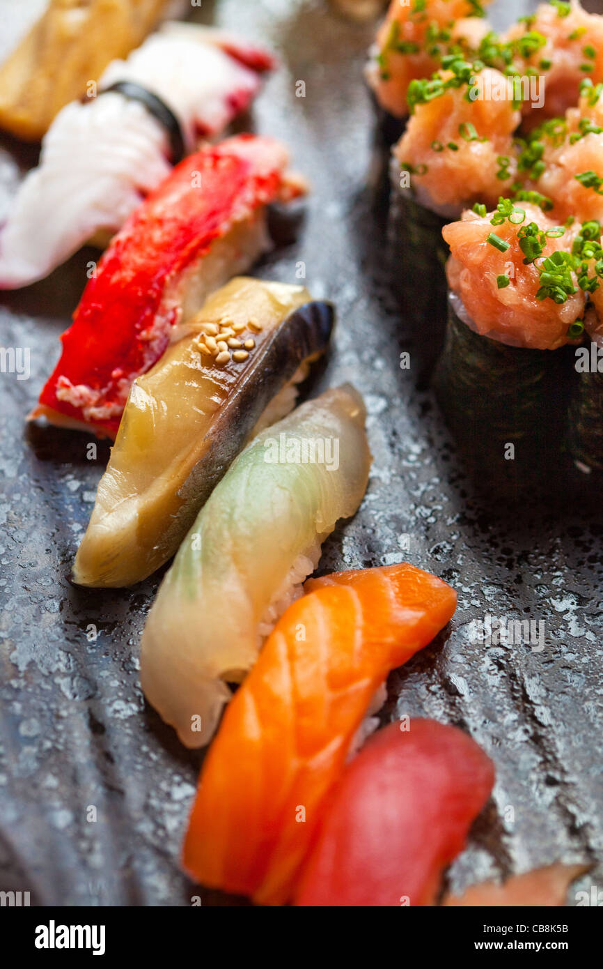 Gemischte Sushi Platte bei Sushi Raku in Houston, Texas Stockfoto, Bild