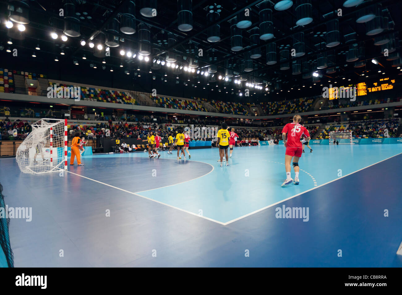 Angola / Österreich bei der Frauen London Handball Cup. Bei der Handball-Arena, UK statt. Stockfoto