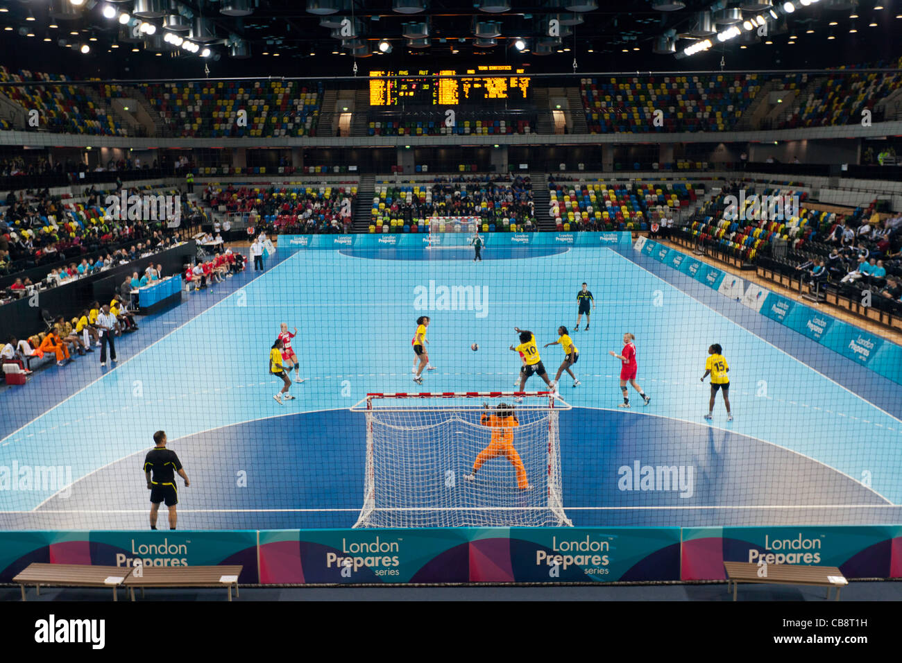 Damen-London-Handball-Cup. Bei der Handball-Arena, UK statt. Stockfoto