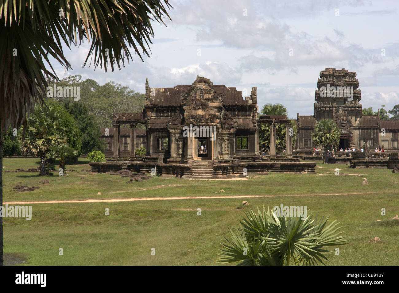 Angkor Wat Tempel mit Blick auf das Bibliotheksgebäude, Kambodscha Stockfoto
