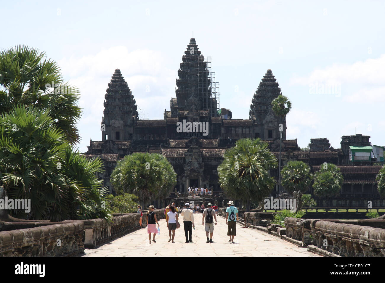 Angkor Wat, Palme gesäumten Promenade im Inneren Tempelgelände, Kambodscha Stockfoto