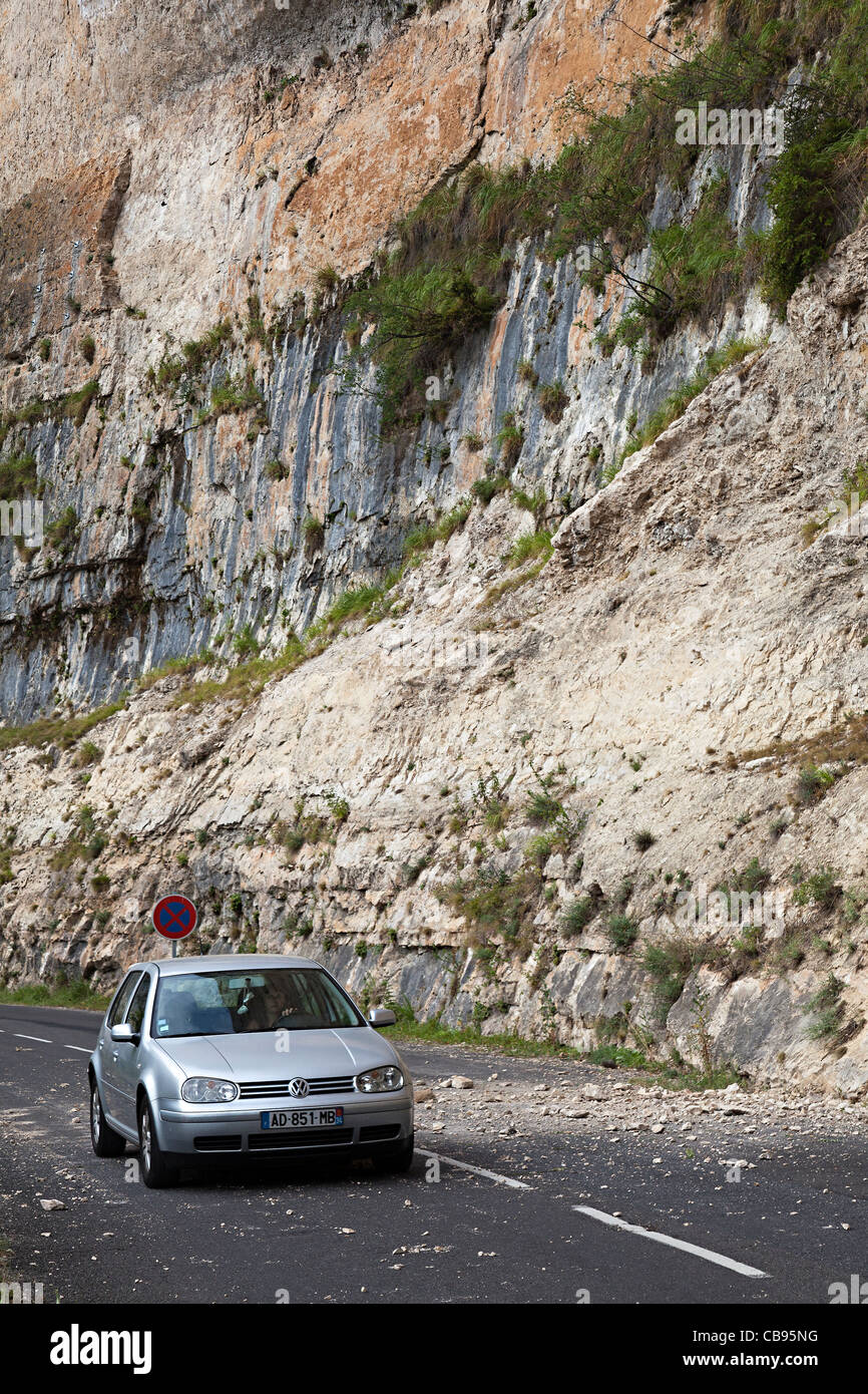 Auto mit Steinschlag Gorges du Tarn Frankreich unterwegs Stockfoto