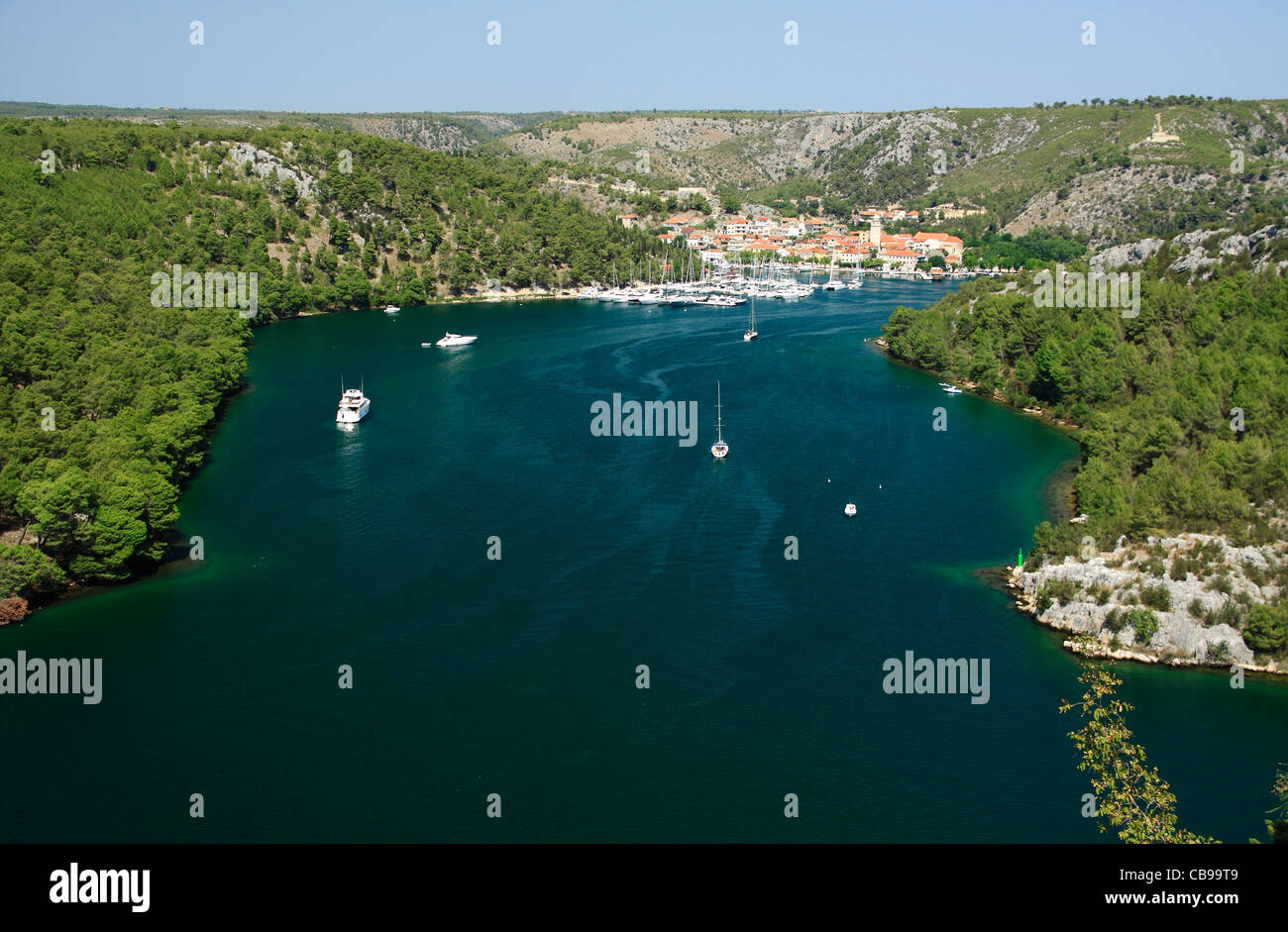Krka Fluss und Skradin, Kroatien Stockfoto