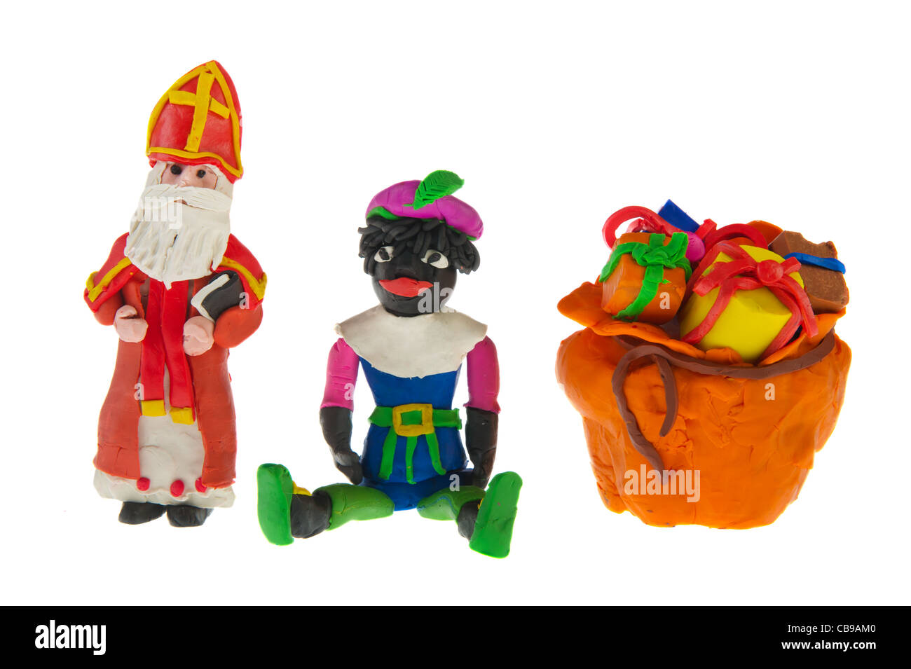 Selfmade niederländische Sinterklaas und schwarzen Piet aus Ton isoliert auf weißem Hintergrund Stockfoto