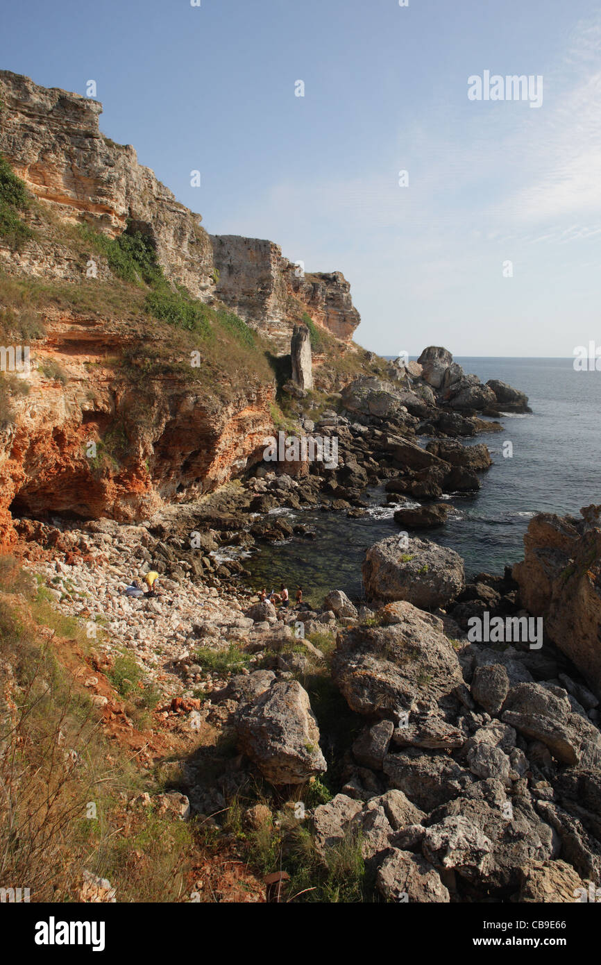 Nördliche Schwarzmeerküste mit steinernen Klippen, Bulgarien Stockfoto