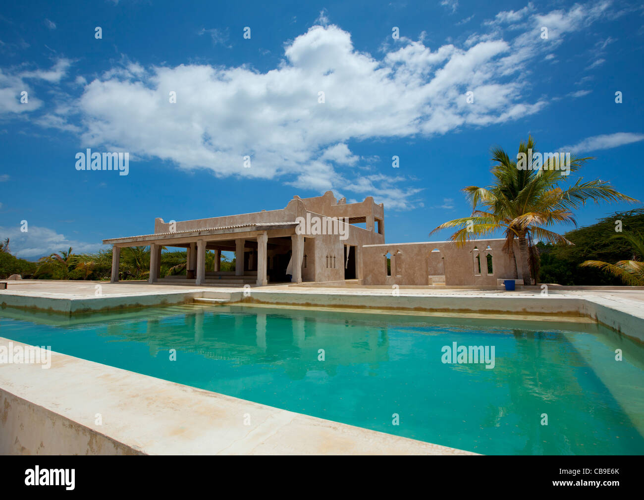Das Schwimmbad in ein Luxus-Reise-Ziel-Haus Stockfoto