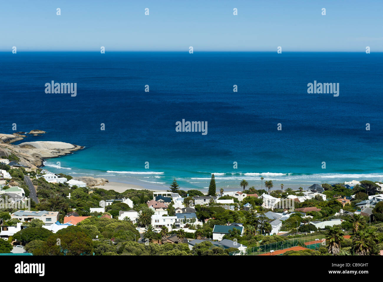 Llandudno Bucht und Wohngebiet südlich von Cape Town, South Africa Stockfoto