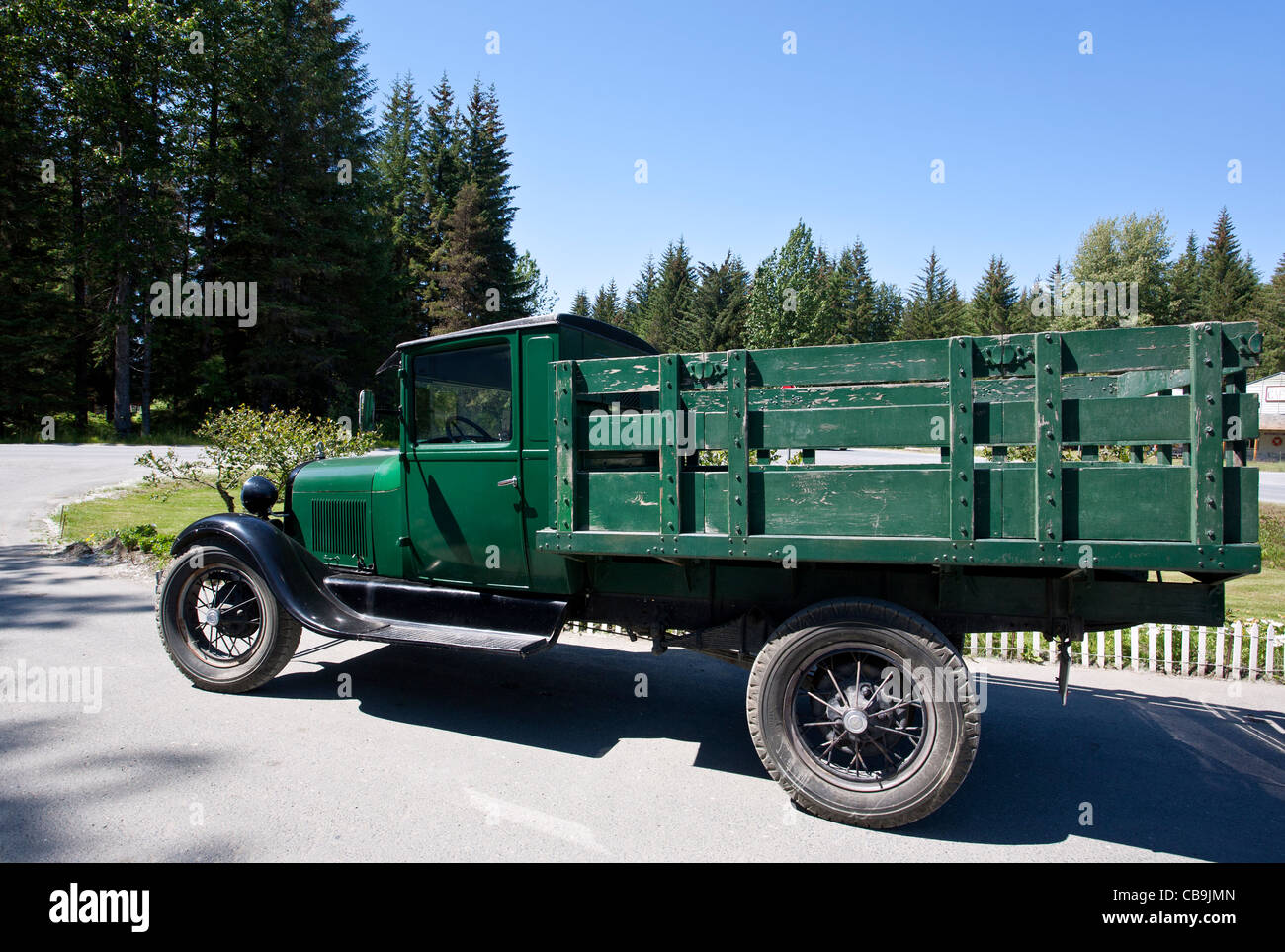 Alte Ford LKW. Historisches Fahrzeug. Gustavus. Alaska. USA Stockfoto