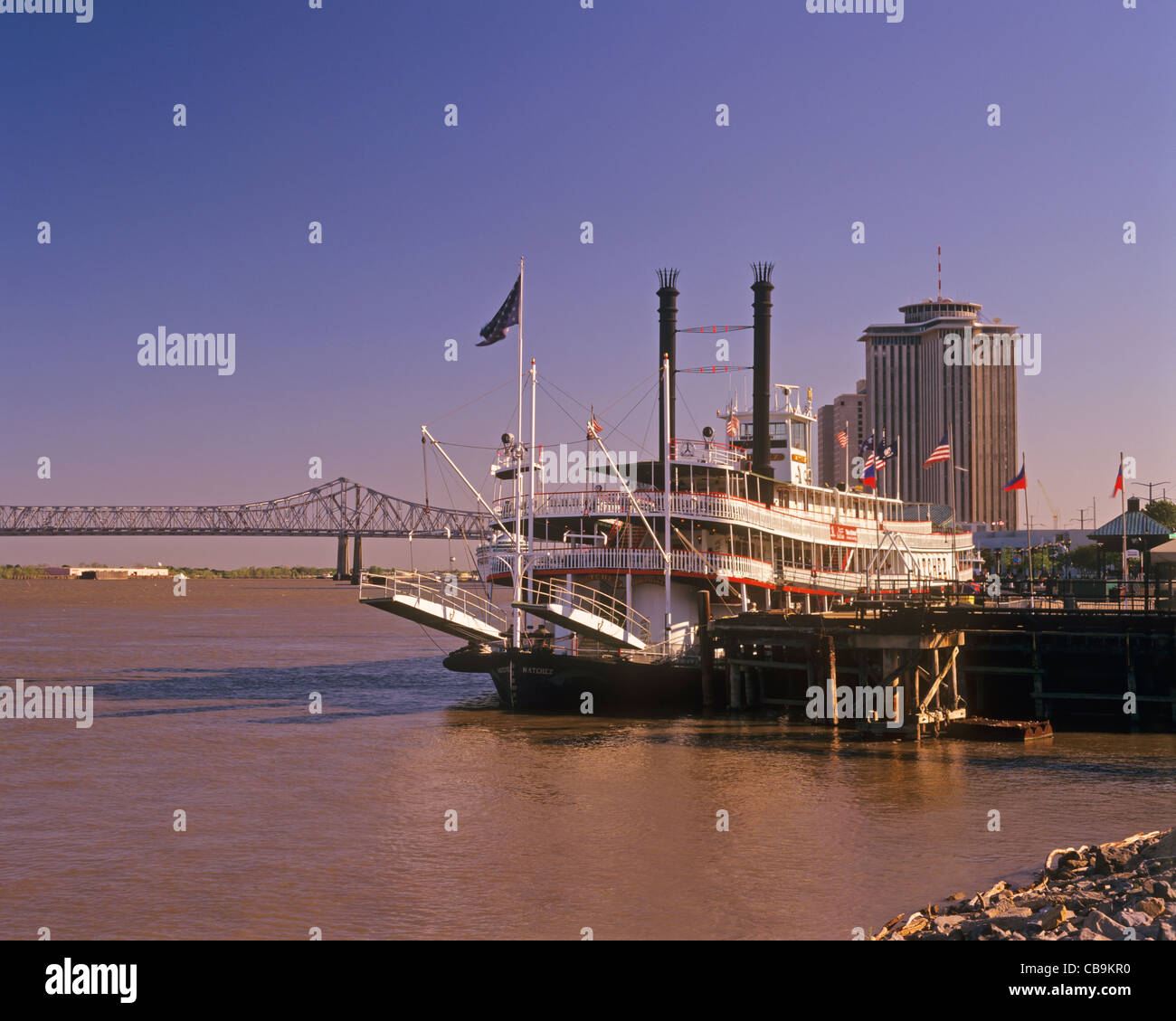 Dampfschiff Natchez und World Trade Center Mississippi River New Orleans USA Stockfoto