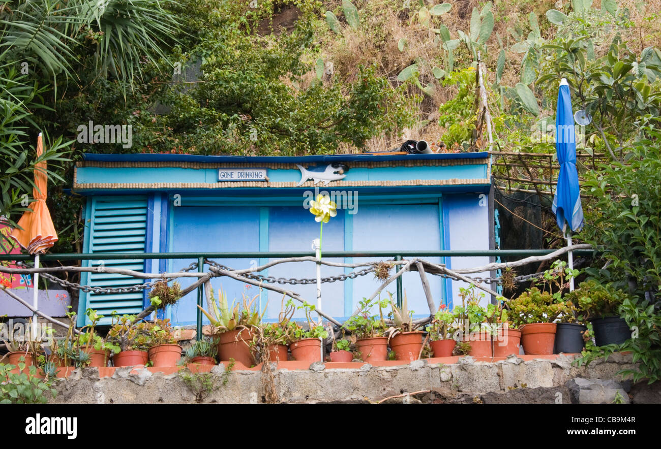 Fischerhaus eingebaut Klippe in der Nähe von Praia Formosa, in der Nähe von Funchal, Madeira Stockfoto